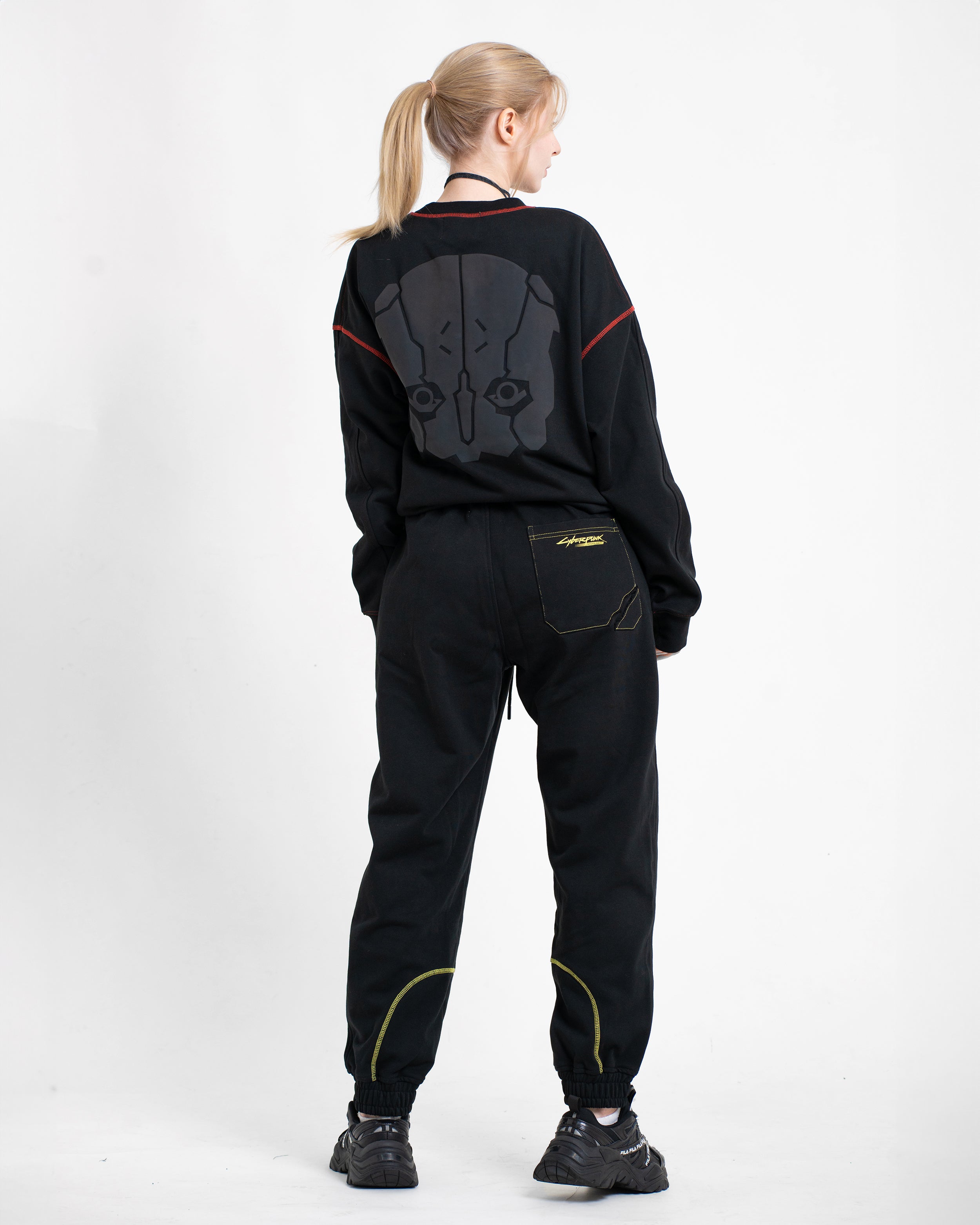 NØИSENSE X CYBERPUNK: EDGERUNNERS - SMASHER CREWNECK NØИSENSE X CYBERPUNK: EDGERUNNERS - SMASHER CREWNECK