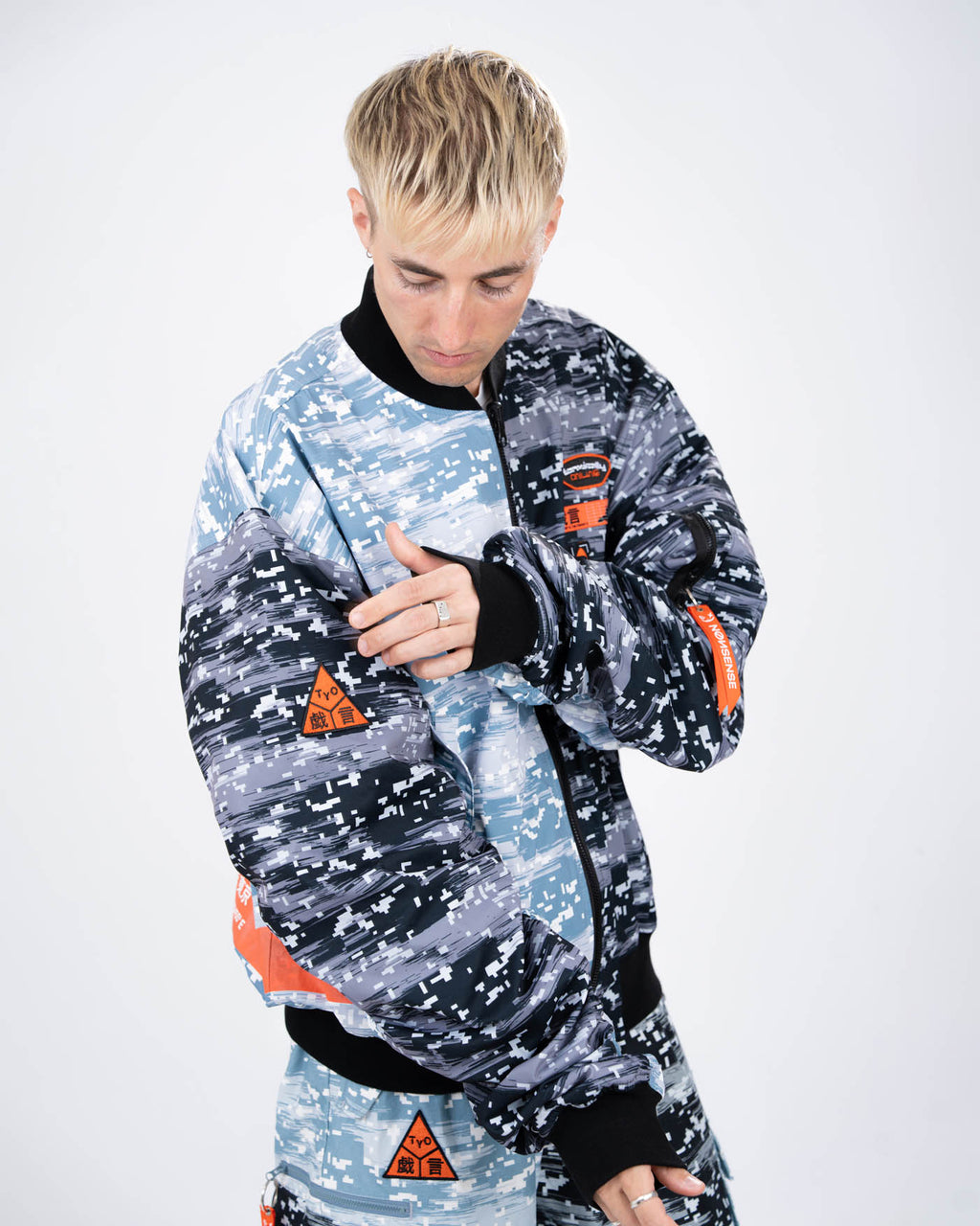 REVERSIBLE CAMO BOMBER