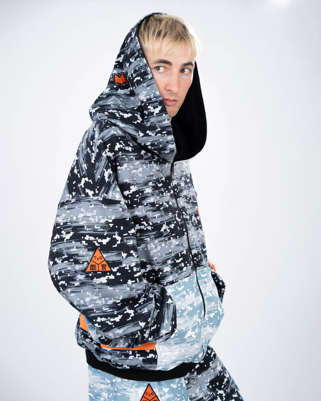 REVERSIBLE CAMO HOODIE